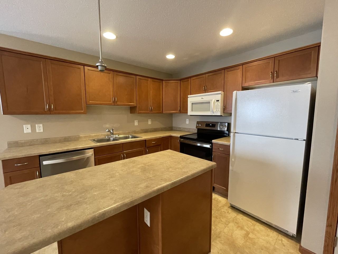 1131 37th Ave S - Photo 6 of 48