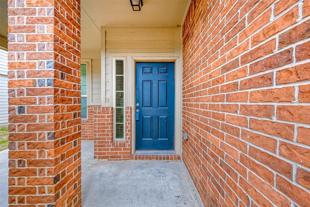 10118 Mariposa Green Ct - Photo 2 of 14