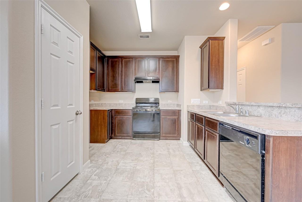 10118 Mariposa Green Ct - Photo 7 of 14