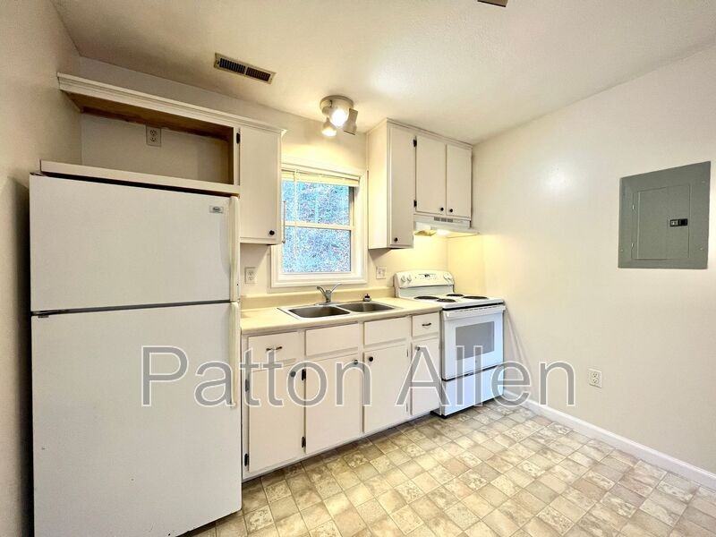 109 Citadel Dr #212 - Photo 3 of 16