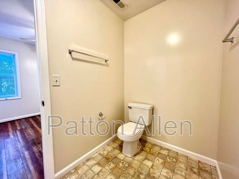 109 Citadel Dr #212 - Photo 5 of 16