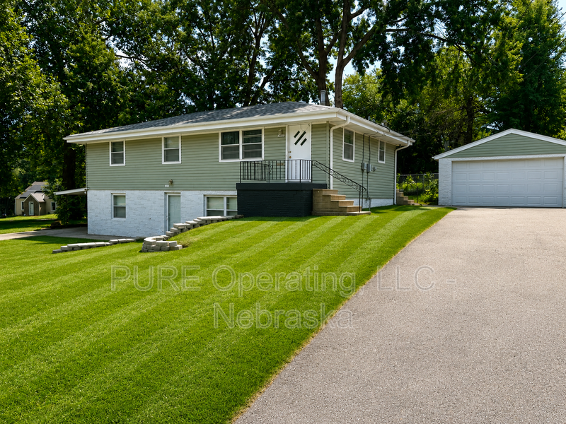 3607 Ernst St - Photo 2 of 19