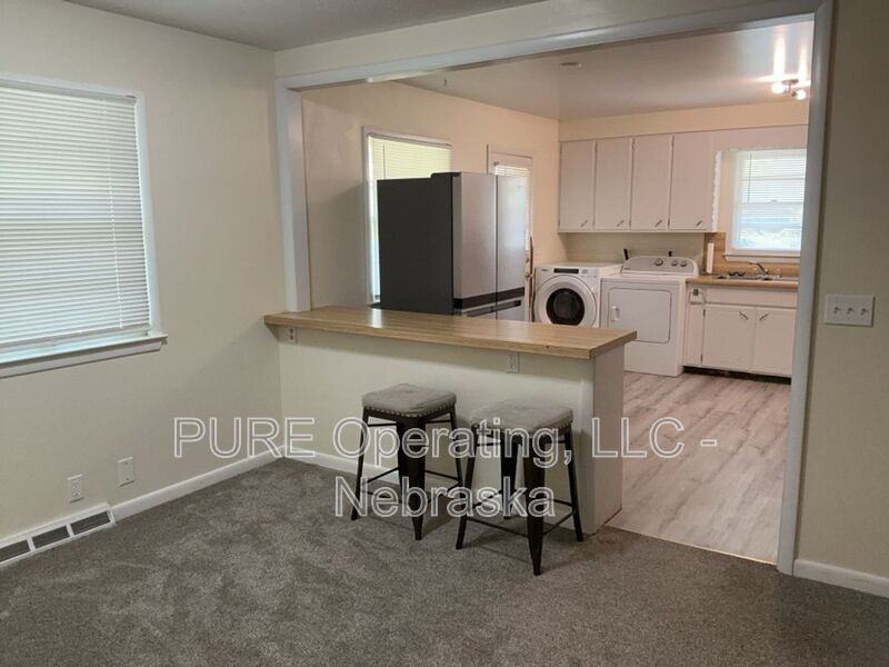 3607 Ernst St - Photo 4 of 19