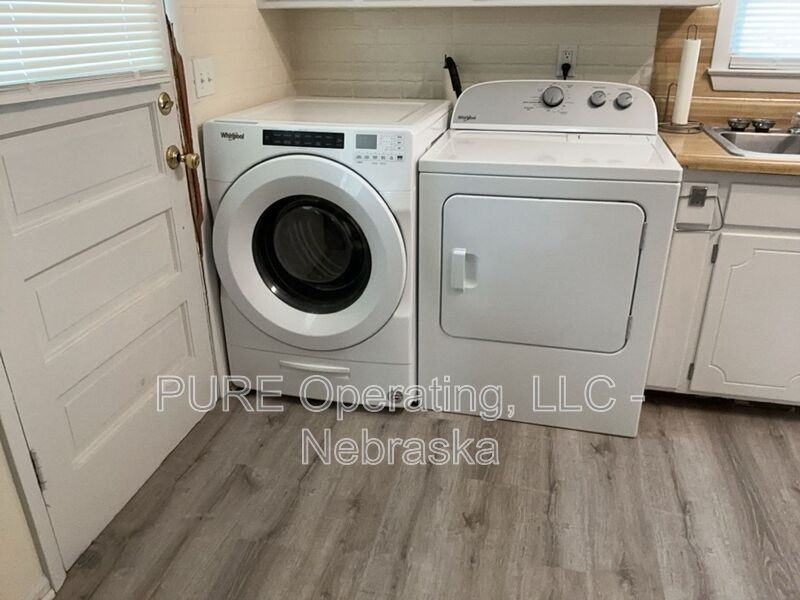 3607 Ernst St - Photo 7 of 19