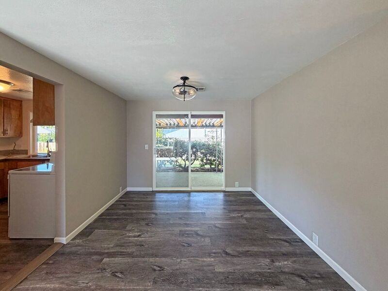 184 Lynnbrook Dr - Photo 4 of 16