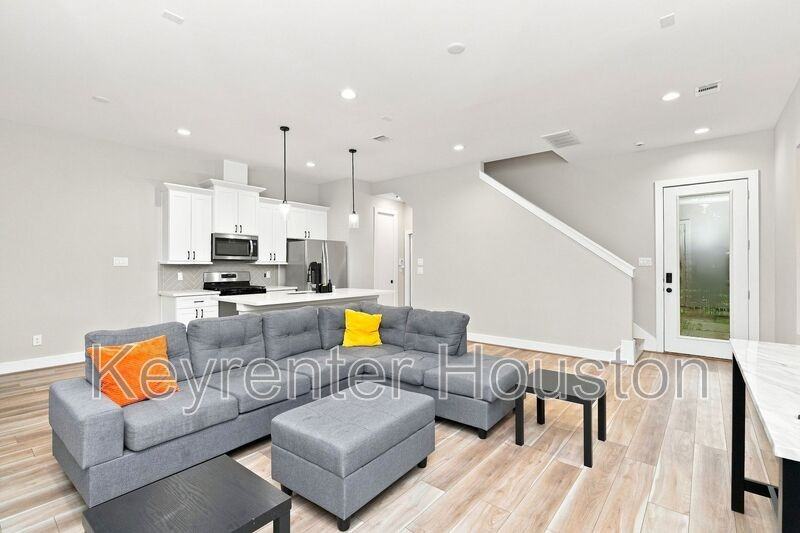 8324 Curry Rd - Photo 4 of 16