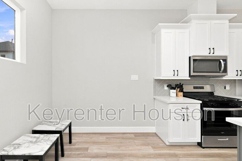 8324 Curry Rd - Photo 5 of 16
