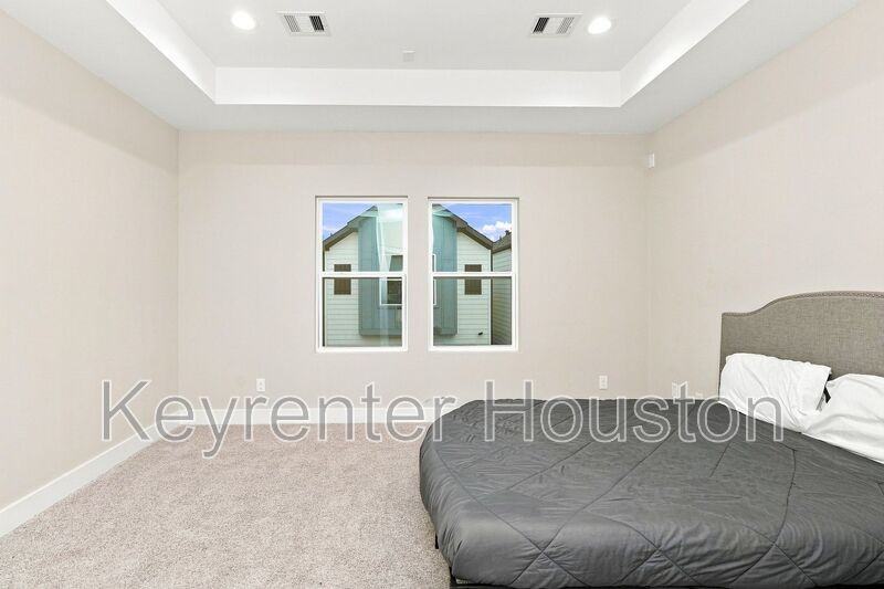 8324 Curry Rd - Photo 7 of 16