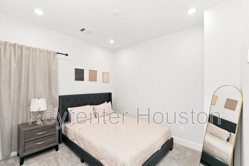 835 Dorchester St #D - Photo 7 of 15