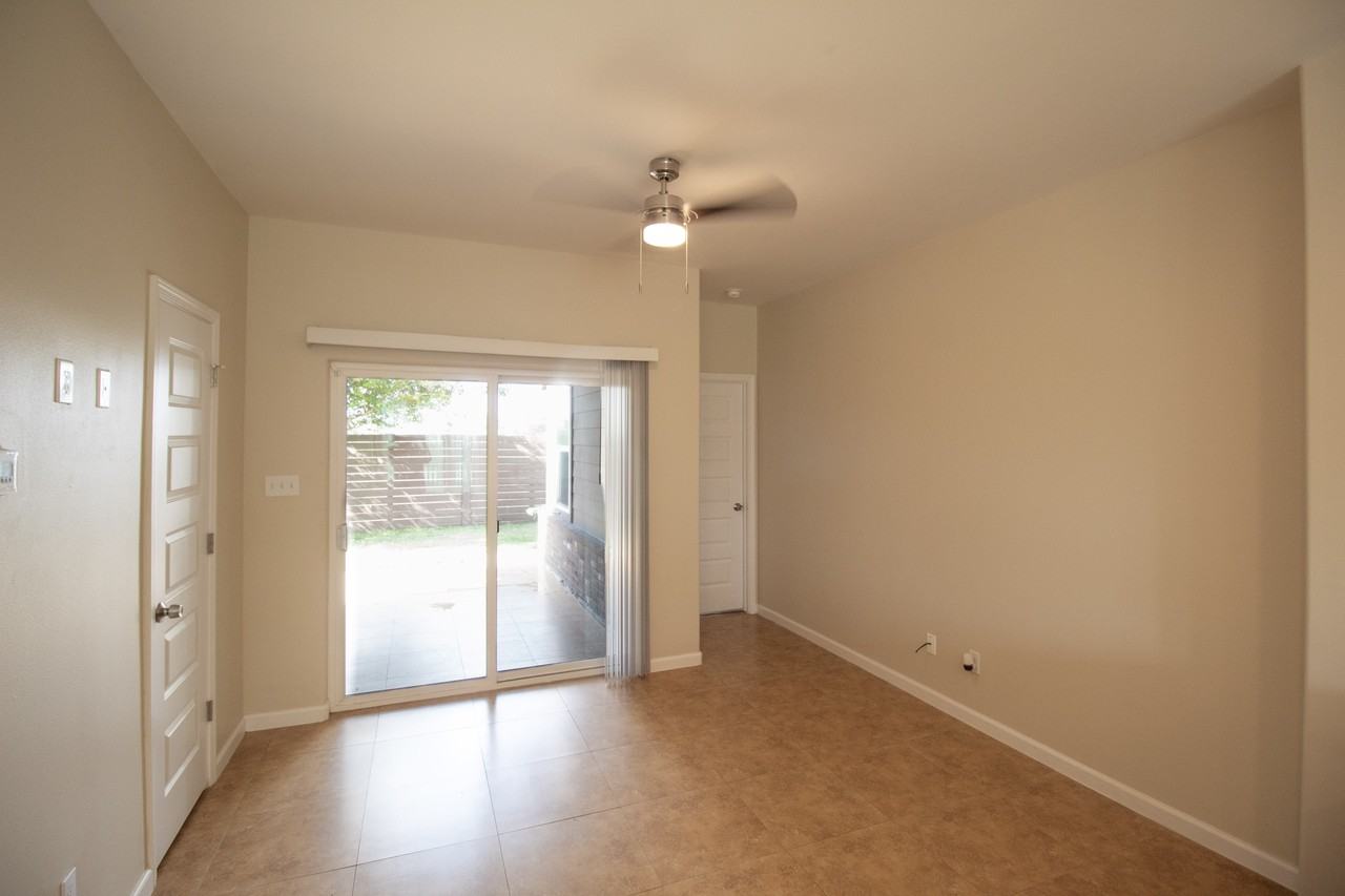 1000 E Daffodil Ave #2 - Photo 7 of 23