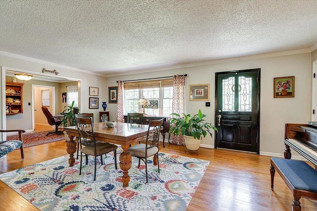 304 Westview Dr #NA - Photo 4 of 43