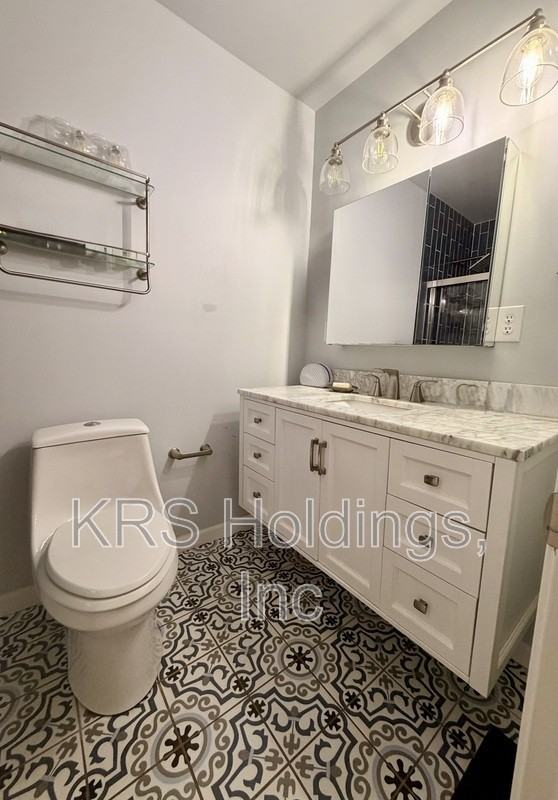 804 Raymond Rd - Photo 3 of 5