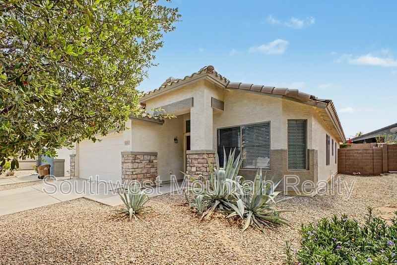 1237 W Fruit Tree Ln - Photo 3 of 42