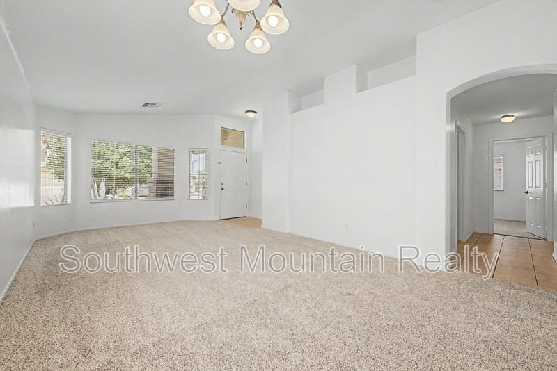 1237 W Fruit Tree Ln - Photo 5 of 42