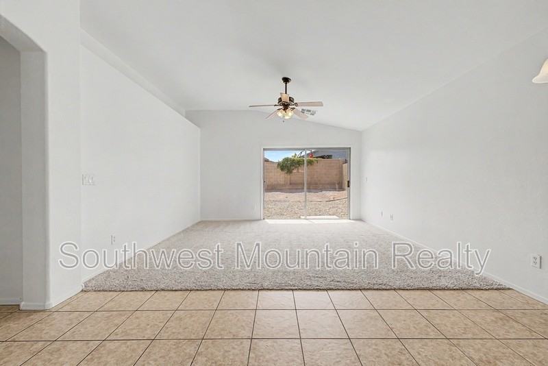 1237 W Fruit Tree Ln - Photo 7 of 42