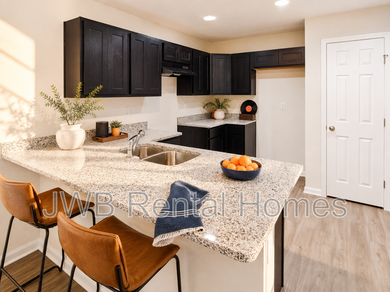 11137 Pine St - Photo 3 of 11