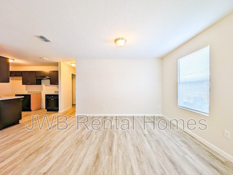 1538 Harrison St - Photo 4 of 12