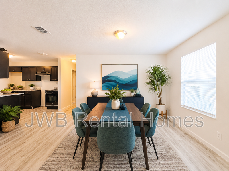 1538 Harrison St - Photo 5 of 12