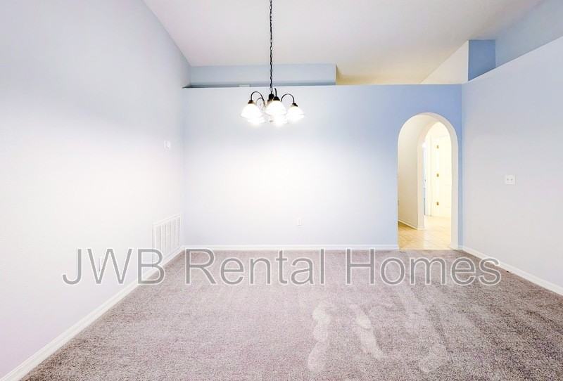 11028 Diamler Ct - Photo 6 of 22