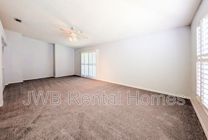 11028 Diamler Ct - Photo 7 of 22