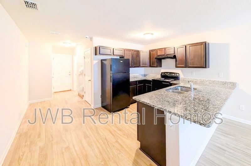 8511 Mcgirts Village Ln - Photo 2 of 17