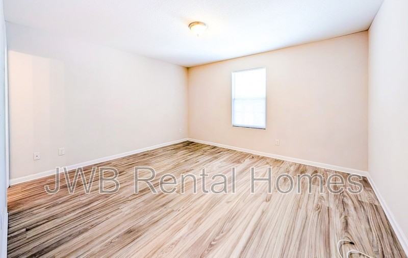 8511 Mcgirts Village Ln - Photo 6 of 17