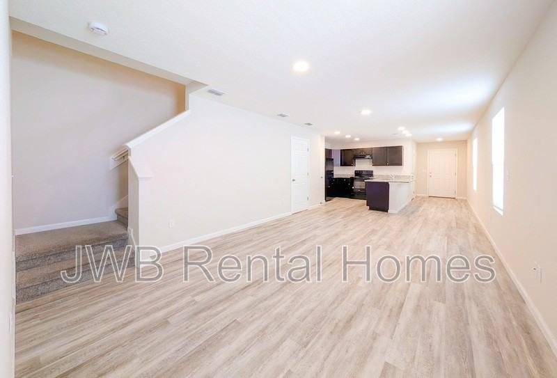 8730 Berry Ave - Photo 4 of 18