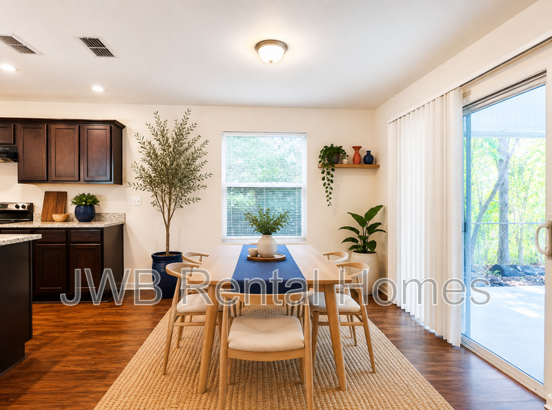 2048 Sheridan St - Photo 5 of 11