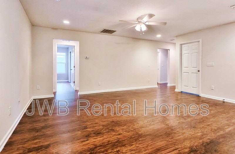 2048 Sheridan St - Photo 6 of 11