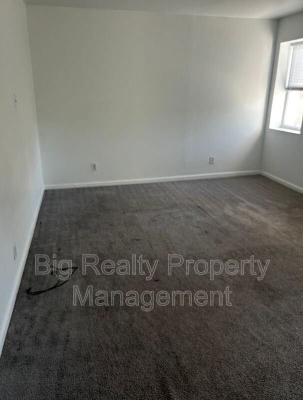 29 N Main St #3C - Photo 3 of 8