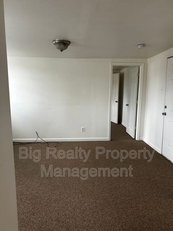 29 N Main St #4A - Photo 7 of 7