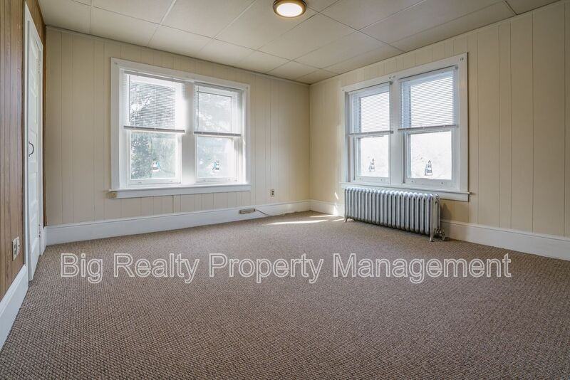 324 New St #3 - Photo 5 of 23