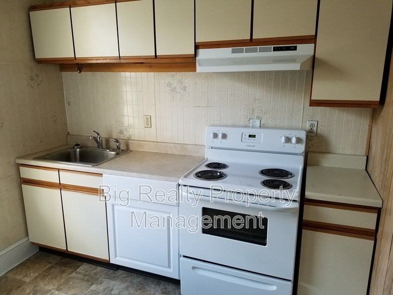 70 N Main St #70NMAIN - Photo 5 of 8