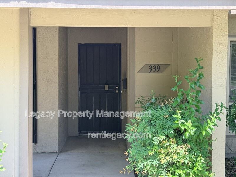 339 Bridge Pl - Photo 4 of 30