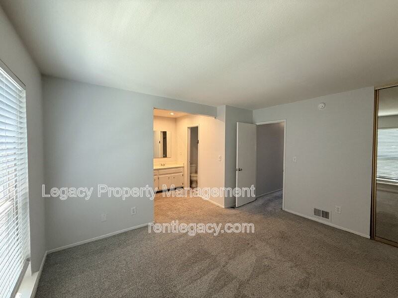 339 Bridge Pl - Photo 6 of 30
