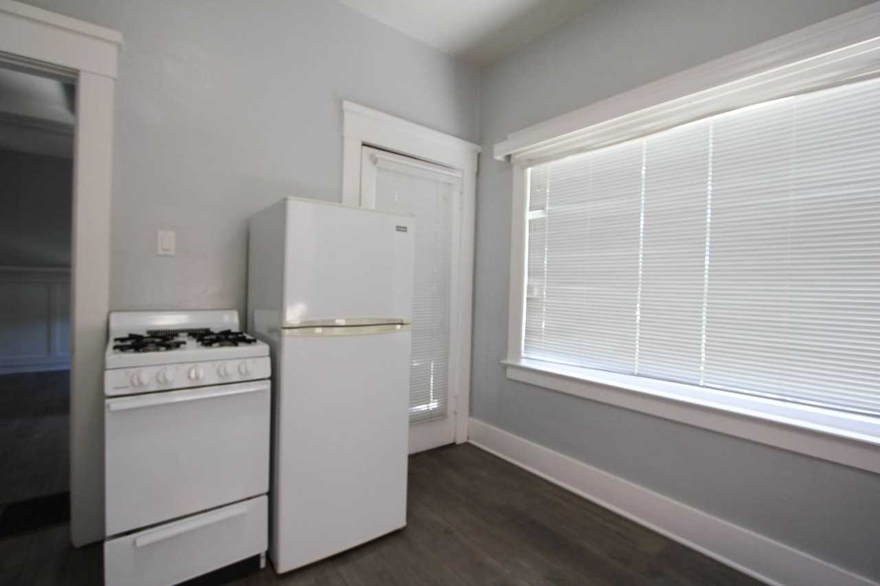 LB1153 - Photo 4 of 23