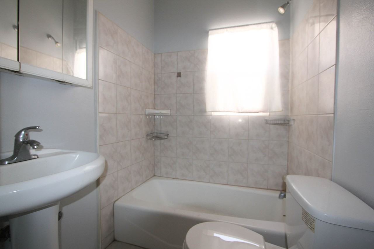 LB1153 - Photo 7 of 23