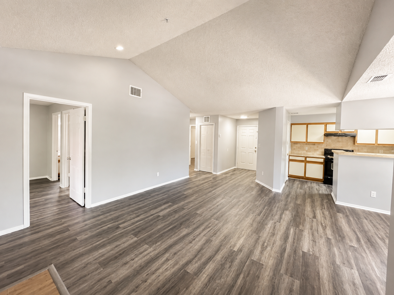 234 Afton Sq - Photo 4 of 26