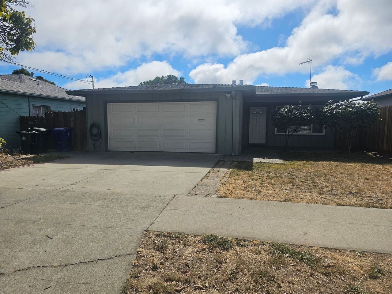 967 Kern St