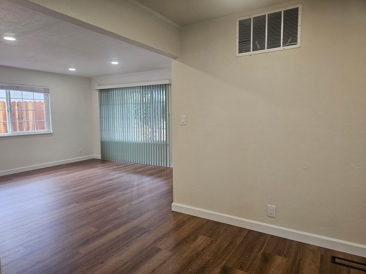 967 Kern St - Photo 4 of 19