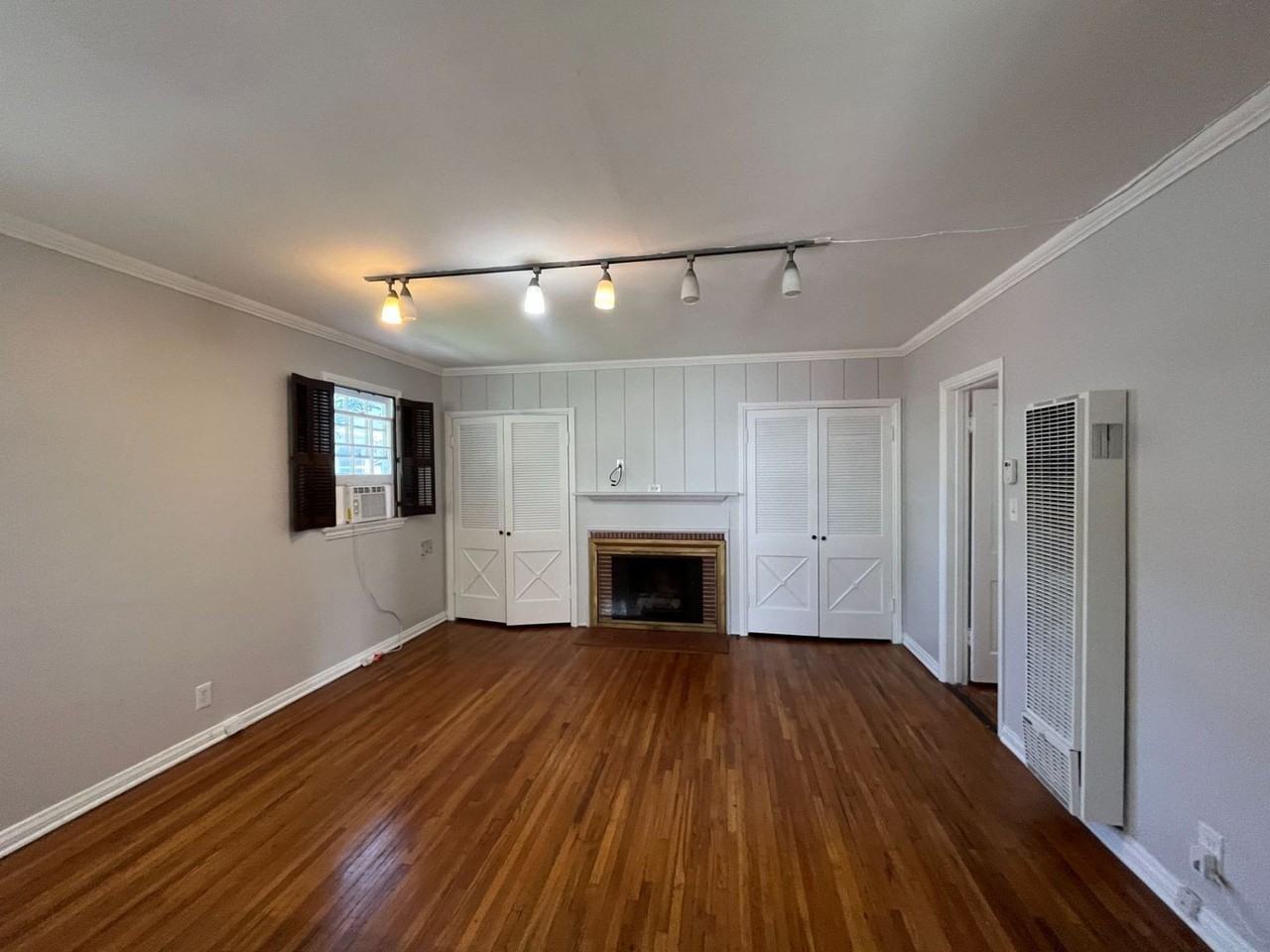 10370 Ashton Ave - Photo 6 of 17