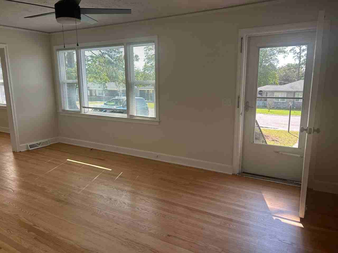 3711 Kaiser Ave - Photo 4 of 25