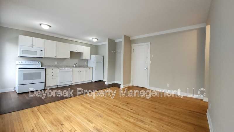 1258 10th St N - Photo 2 of 9