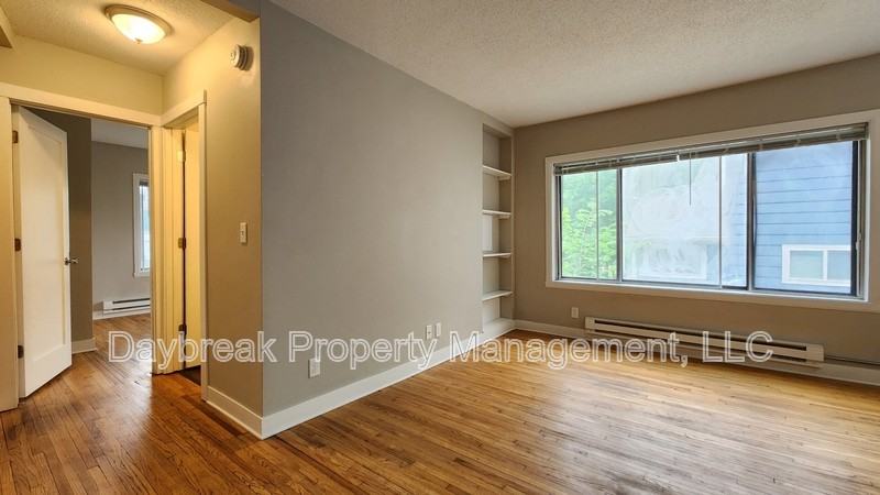 1258 10th St N - Photo 5 of 9