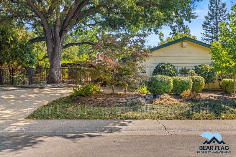 7919 Ridgemont Dr - Photo 2 of 50