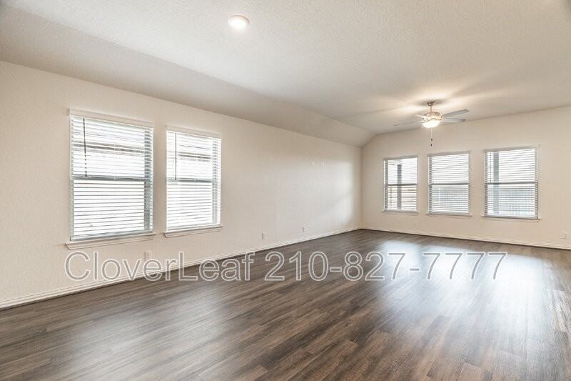 1322 Cool River Ct - Photo 7 of 32