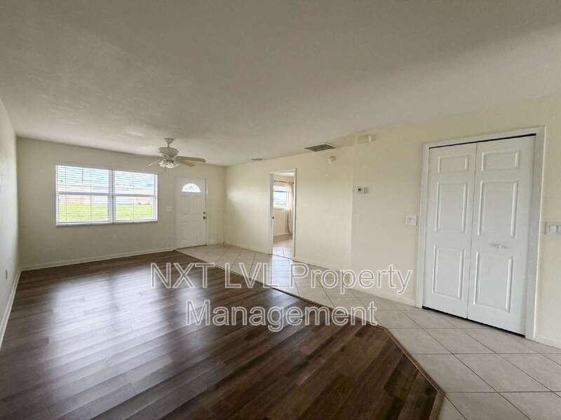 1005 Ne 8th Ter - Photo 3 of 12