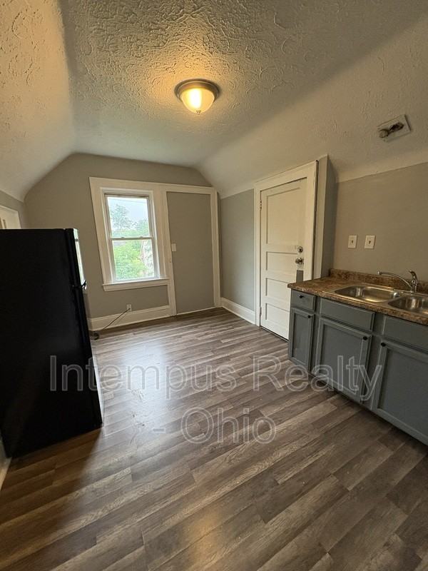 942 Eddy Rd #3 - Photo 2 of 15