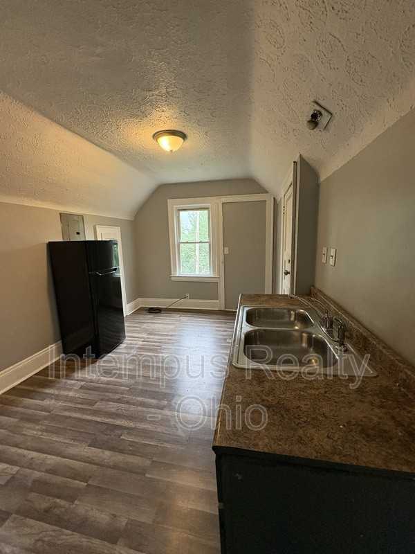 942 Eddy Rd #3 - Photo 5 of 15