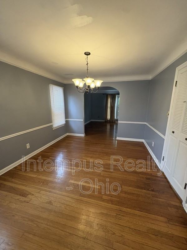 3882 Faversham Rd - Photo 4 of 43